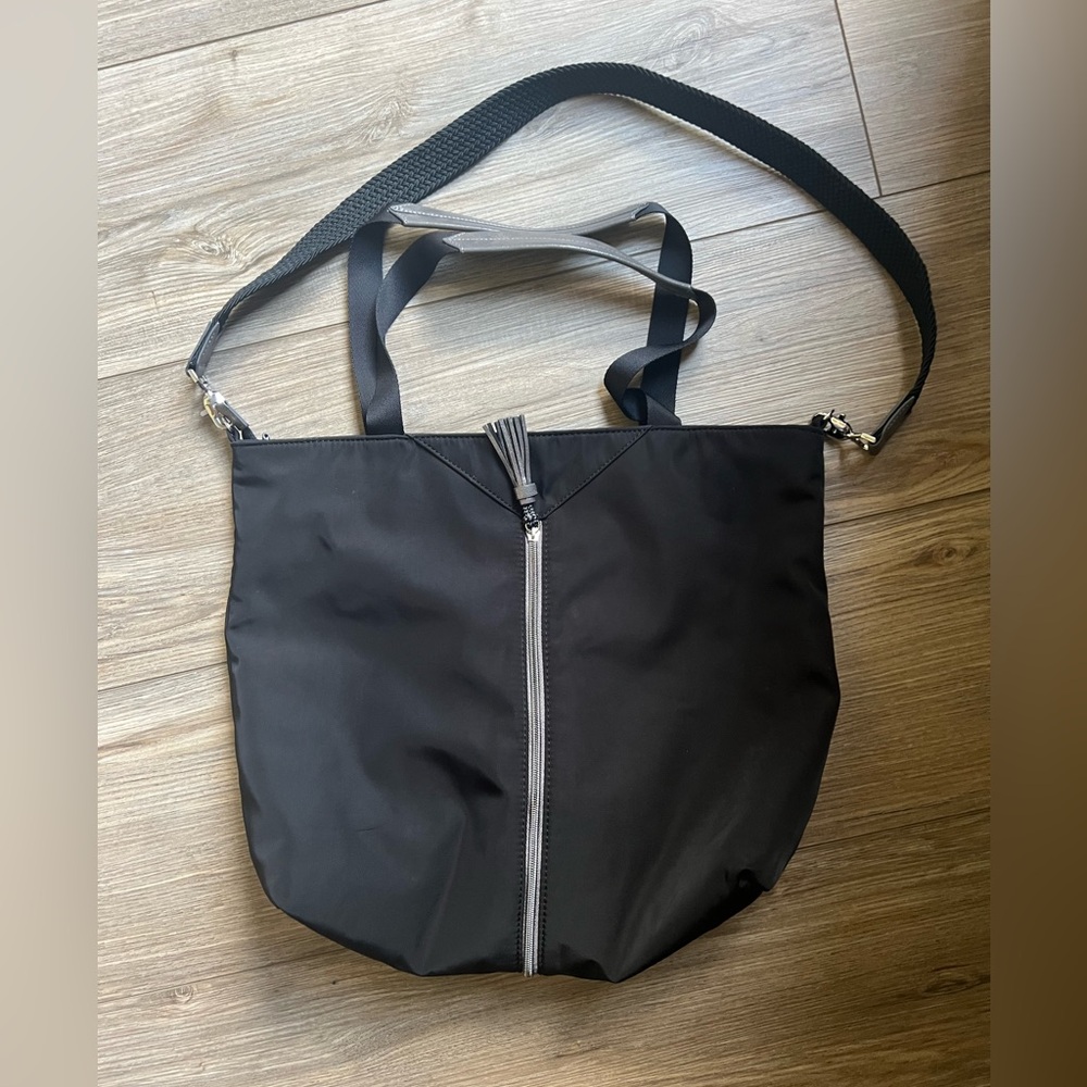Stella & Dot Black ExpandableTote with Exotic Tiger Lining